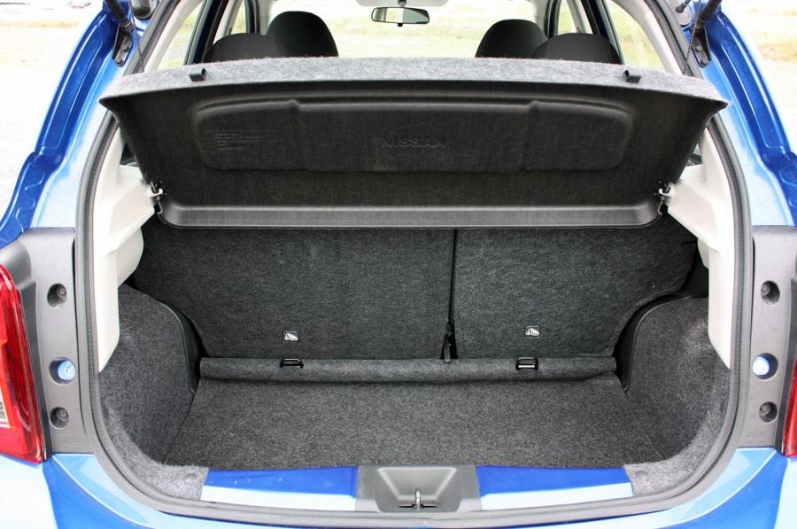  Nissan Micra 2015 года  (фото 35 из 37)